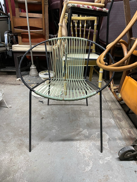 Macarrão Chair Style Hoop Accent Chair