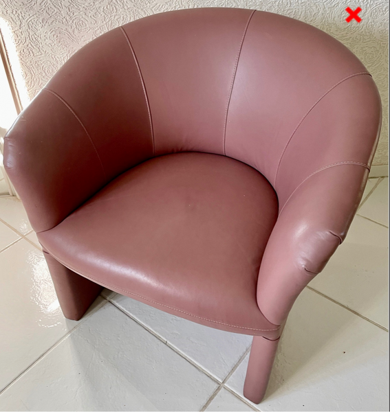 Pink Leather Shell Shaped Carson’s Chair